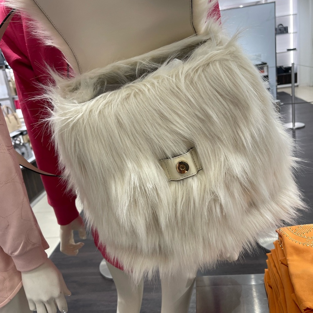 MICHAEL KORS Quinn Medium Flap Faux Fur Backpack
Natural 
NWT 
Live Style - Picture 6 of 16